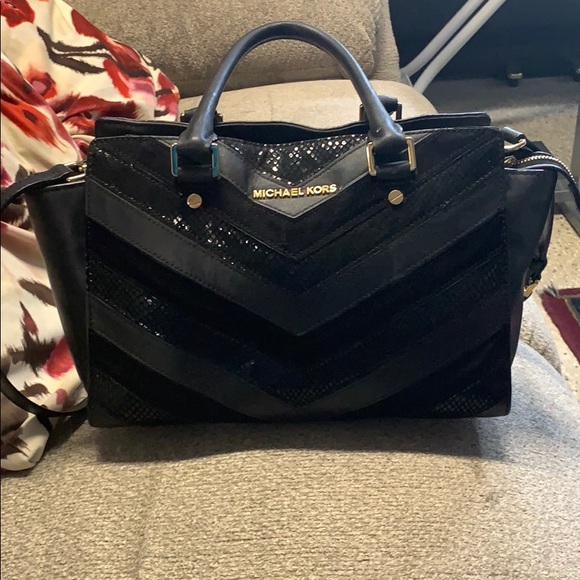 Michael Kors Handbag - Picture 1 of 7